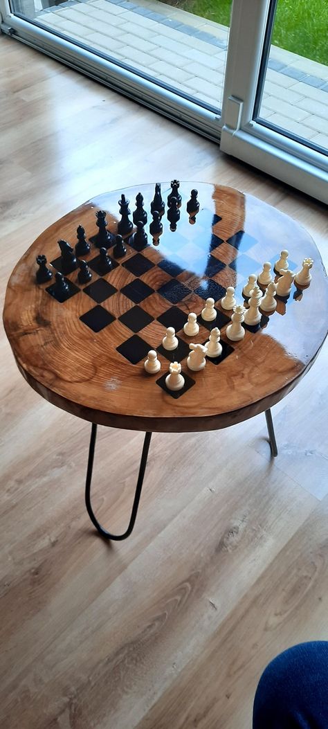 Downloadable Woodworking Plans, Wood Chess Board, Resin And Wood Diy, Chess Table, Wood Chess, Diy Holz, Woodworking Projects That Sell, Resin Furniture, Wood Working Gifts