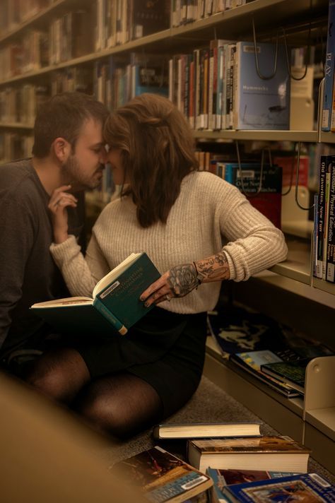 Booktok Couples Fanart, Couple Reading Photoshoot, Library Couple Shoot, Library Pre Wedding Shoot, Bookshop Engagement Photos, Library Family Photoshoot, Bookstore Wedding Photos, Couple In A Library, Academia Engagement Photos