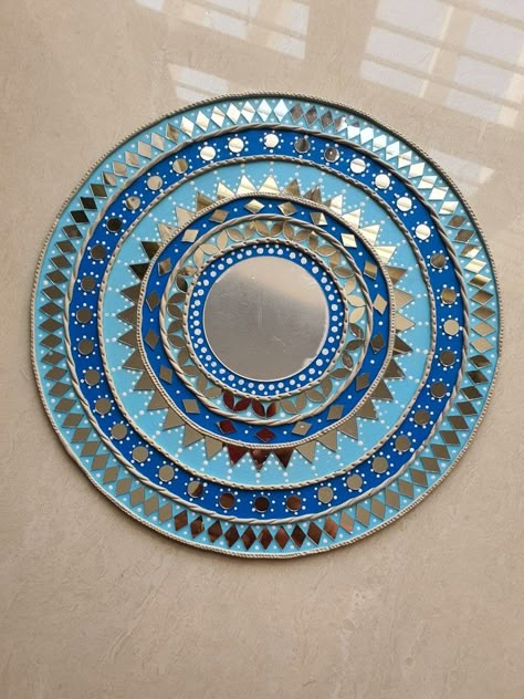 Lippon Art, Mirror Canvas Art, Painted Mirror Art, Mosaic Art Diy, Lippan Art, Mirror Crafts, Mandala Art Therapy, Clay Wall Art, Mirror Artwork