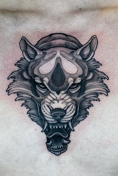 Neo Traditional Wolf Head Tattoo Design, Wolf Tattoo Japanese Style, Neo Traditional Wolf Tattoo Design, Neo Traditional Knee Tattoo, Wolf Flash Tattoo, Wolf Knee Tattoo, Traditional Badger Tattoo, Neo Trad Wolf, Neotrad Wolf