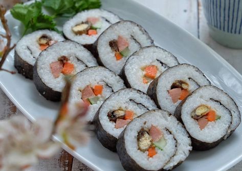 Resep Sushi, Photoshop Tutorial Design, Korean Food, Nutrition Recipes, Food Photography, Food And Drink, Favorite Recipes, Nutrition, Ethnic Recipes