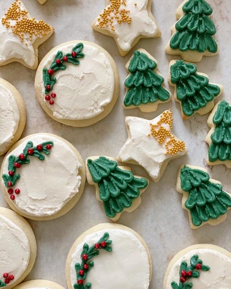 Christmas Sugar Cookies with Buttercream Frosting - That Bread Lady Christmas Tree Sugar Cookies Decorated Buttercream, Puffy Sugar Cookie Recipe, Christmas Cookies Decorated Buttercream, Sugar Cookies With Buttercream Frosting, Cookies With Buttercream Frosting, Fluffy Buttercream Frosting, Christmas Tree With Snow, Tree Cookies, Sugar Cookie Frosting