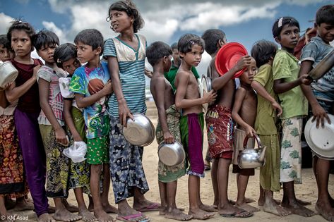 Malnutrition Children, Zero Hunger, Camp Meals, Christian Merchandise, Cox's Bazar, Global Poverty, Pink Lady Apples, Winning Photography, China Image