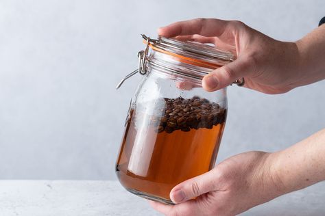 Pecan Infused Bourbon, Coffee Infused Bourbon, Coffee Infused Vodka, Infused Whiskey Recipes, Infused Bourbon Recipes, Infusing Alcohol, Dear Alcohol, Cocktails Party Ideas, Diy Liquor