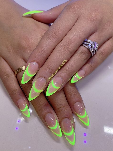 Rave Nails Simple, Rave Nails Designs Simple, Neon Lime Nails Acrylic, Lime Green Nails Design Neon, Neon Rave Nails, Fluorescent Green Nails, Neon Lime Green Nails, Neon Green French Nails, Purple And Green Nails Acrylic