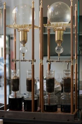 japanese cold brew coffee system Steampunk Cafe, Office Coffee Station, Steampunk Coffee, Coffee Station Ideas, Coffee Tumblr, Brew Bar, Cold Drip, Coffee Wallpaper, Coffee Plant