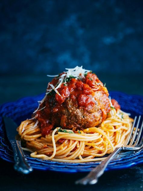 Billy Law’s Giant Cheesy Meatball & Spaghetti | Australian Beef - Recipes, Cooking Tips and More Meatball And Spaghetti, Giant Meatballs, Giant Meatball, Meatball Spaghetti, Cheesy Meatballs, Meatball Pasta, Beef Sliders, Meatball Ingredients, Mince Recipes