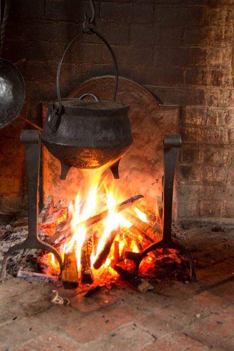 Cottages England, Hearth Fireplace, Fireplace Cooking, Fall Interior Design, Story Stone, Deco Champetre, Witch Cottage, Pottery Store, Medieval Houses