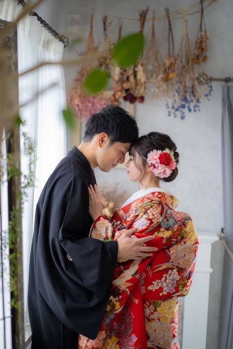 Traditional Japanese Wedding, Japan Photoshoot, Japan Wedding, Japanese Couple, Japanese Festival, Pre Wedding Shoot Ideas, Japanese Wedding, Couple Poses Reference, Couple Romance