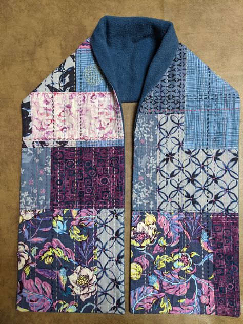 Patchwork Scarf Tutorial, Japanese Boro Textiles, Sewing Scarves, Boro Stitching, Patchwork Inspiration, Wearable Art Clothing, Patchwork Clothes, Patchwork Scarf, Handmade Patch