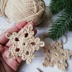 Fast Crochet Gifts Last Minute, Yarn And Needles, Fast Crochet, Crochet Snowflake, Crochet Snowflake Pattern, Crochet Xmas, Crochet Christmas Decorations, Ball Of Yarn, Crochet Snowflakes