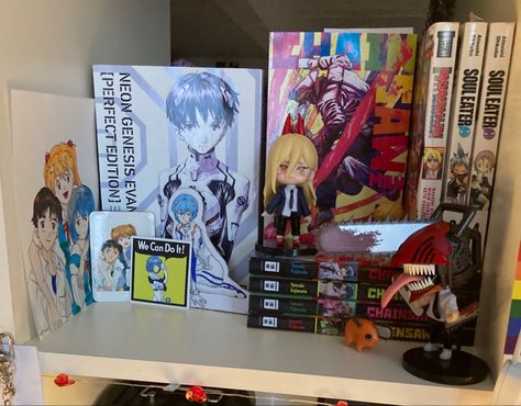 Msnga shelf Manga Shelf Ideas For Small Spaces, Small Manga Shelf, Manga Shelving, Anime Shelf, Manga Shelf, Future Bedroom Ideas, Future Bedroom, Cool Room, Pretty Room