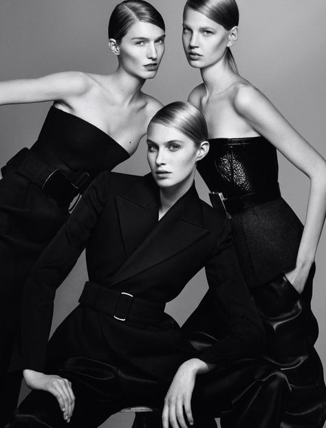 Best in Show Group Photo Poses, Fashion Model Poses, Best In Show, Best Friend Photoshoot, People Poses, Black Outfits, Fashion Photography Inspiration, Shooting Photo, 3 People