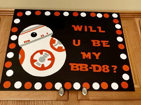 Will u be my BB-D8? #hoco Star Wars Hoco Proposal, Creative Prom Proposal Ideas, Cute Hoco Proposals, Dance Nails, Prom Posters, Cute Homecoming Proposals, Cute Prom Proposals, Homecoming Posters, Dance Proposal