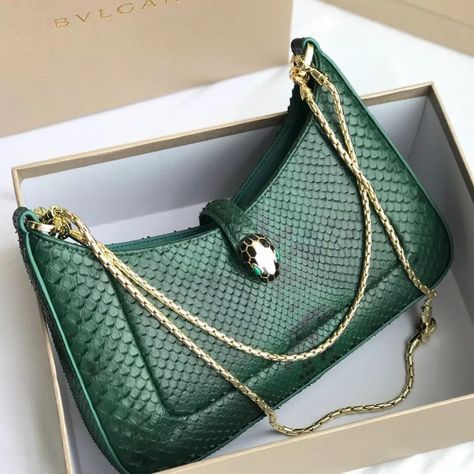 Luxury Brands Shopping, Women's Bags By Shape, Luxury Wear, Women's Bags By Style, Chic Bags, Women Bags Fashion, Luxury Collection, Bvlgari Bags, Trendy Accessories