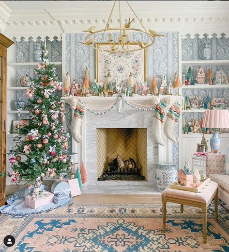 Check out the new design style called Grandmillenial! It's granny chic meets traditional and creating a new southern style. Gretchen Black, Gracie Wallpaper, Pastel Christmas Decor, Grandmillenial Style, Grand Millennial Style, Gimme Shelter, Picture Molding, Christmas Instagram, Grand Millennial