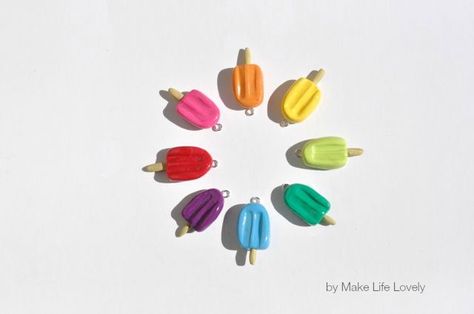 Clay Popsicle Charms Tutorial - Make Life Lovely Clay Ideas Tutorials, Clay Popsicle, Cute Polymer Clay Charms, Polymer Clay Ideas, Best Polymer Clay, Crazy Laura, Easy Clay Sculptures, Easy Polymer Clay, Clay Crafts For Kids