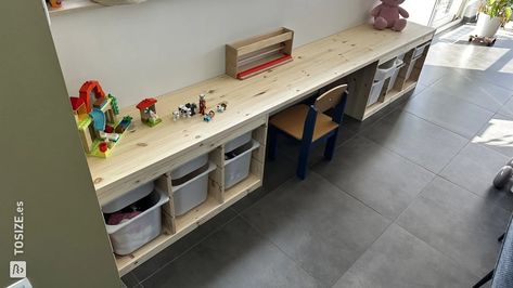 IKEA Trofast Play Corner Inspiration by Jo | TOSIZE.es Ikea Trofast Corner Desk, Ikea Trofast Corner Hack, Trofast U Shaped Bed, Ikea Trofast Desk Diy, Ikea Trofast Train Table, Walker House, Ikea Trofast, Play Corner, Pine Timber