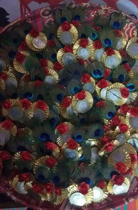 Battisi Packing Ideas, Gold Coin Packing Ideas For Wedding, Sopari Decoration Ideas, Coin Decoration Ideas For Wedding, Coin Packing Ideas For Wedding, Silver Coin Packing Ideas For Wedding, Money Hamper, Coin Packing Ideas, Shreefal Decoration