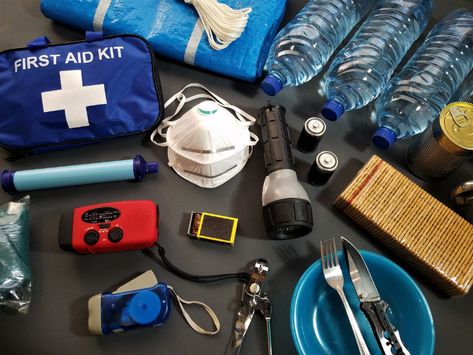 Basic First Aid, Home Doctor, Emergency Supplies, Bug Out Bag, Power Outage, Aid Kit, Emergency Kit, Outdoor Survival, First Aid Kit