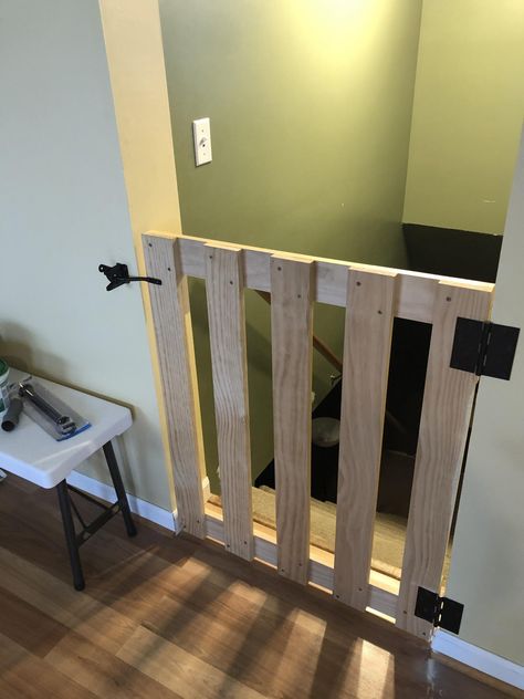 Tall Dog Gates Indoor Diy, Diy Dog Gates Indoor Easy, Diy Dog Gates Indoor, Dog Gate For Stairs, Wood Baby Gate, Indoor Gates, Under Stairs Dog House, Dog Gates For Stairs, Diy Dog Gate