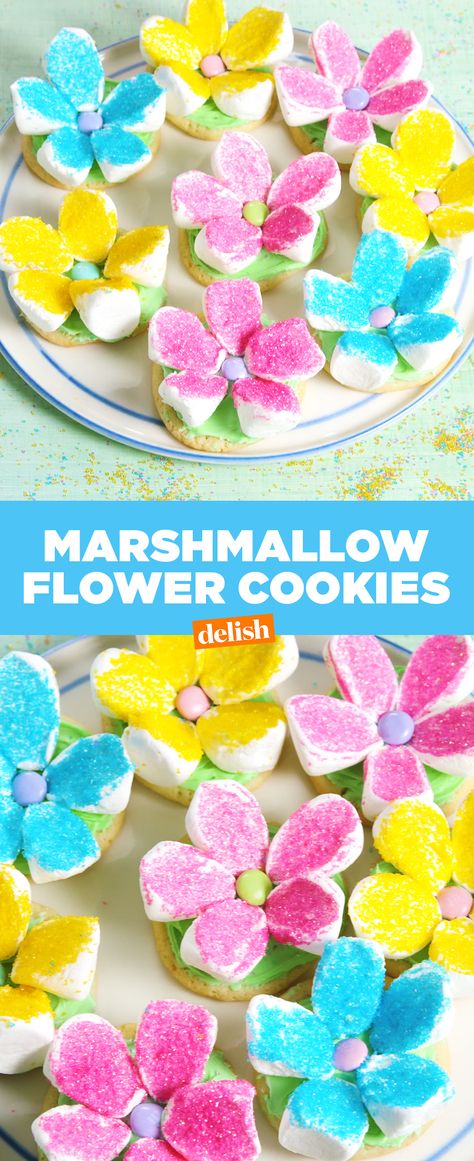 Marshmallow Flower Cookies are better than any bouquet. Get the recipe from Delish.com. Marshmallow Flower Cupcakes, Spring Flower Cookies, Marshmallow Flower, Class Snacks, Frosted Sugar Cookies, Marshmallow Flowers, Rapunzel Birthday, Baker Baker, Marshmallow Cookies