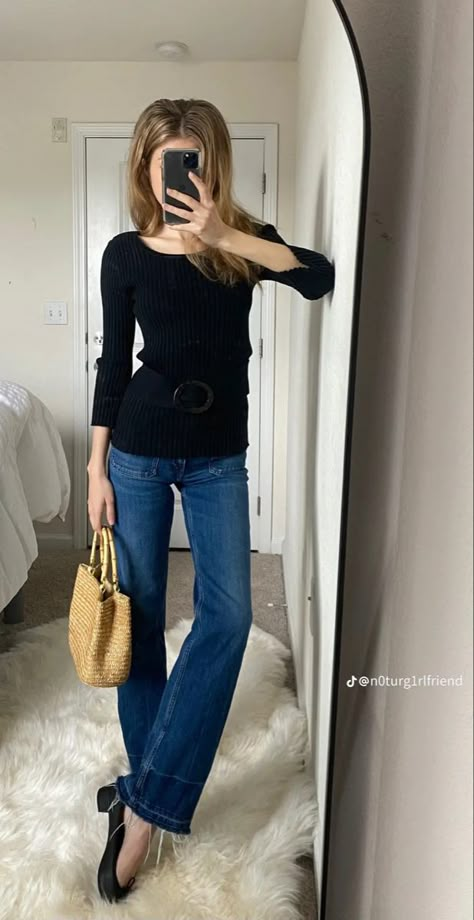 Parisian Messy Style, French Outfit Casual, Classy French Style, Jane Birkin Winter Outfits, Jane Birkin Inspired Outfit, Jane Birkin Aesthetic Outfits, Professional Outfit With Jeans, Jane Birkin Winter Style, French Outfit Style Summer