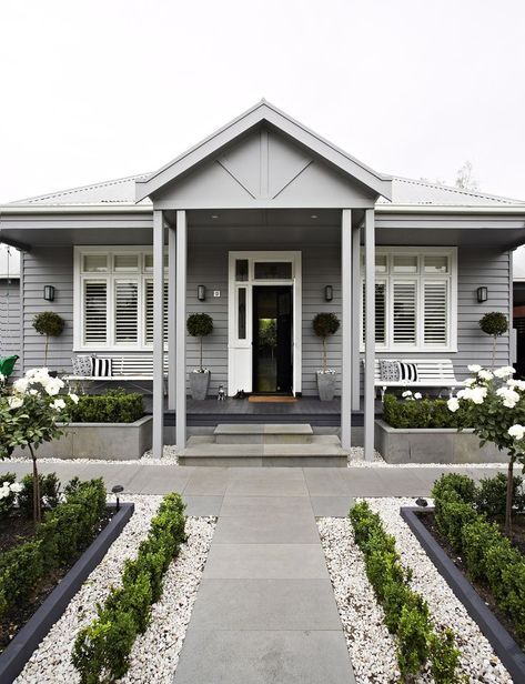 Weatherboard House, Gray House, Craftsman Bungalow, Casas Coloniales, Hamptons House, House Paint Exterior, House Goals, Exterior House Colors, Facade House