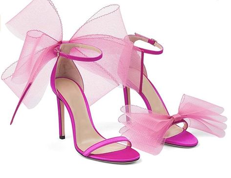 bow heel, pink heel, white heel, pink heel, pink bow stiletto Summer Pumps, Mesh Bows, Modern Sandals, Embellished Sandals, Dolce E Gabbana, Carrie Bradshaw, Margot Robbie, Womens High Heels, Wedding Shoes