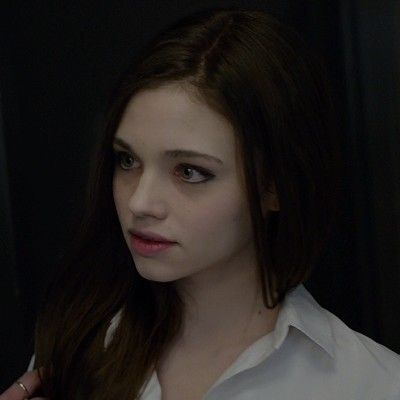 Dont Look Movie Beautiful Horses Wild, Gone Series, India Eisley, Girl Thinking, Grunge Aesthetic, Messy Hairstyles, Beautiful Horses, Makeup Inspo, Face Claims