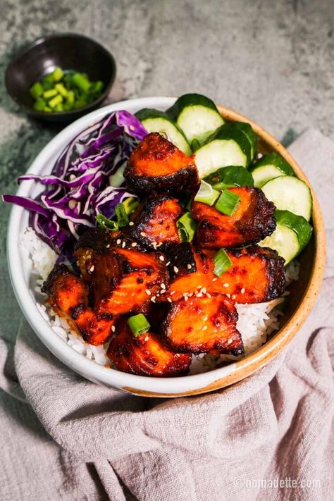 Gochujang Salmon Rice Bowl (air fryer recipe!) - Nomadette Gochujang Salmon, Salmon Meatballs, Holistic Nutrition Recipes, Bibimbap Recipe, Meatballs And Rice, Salmon Rice Bowl, Salmon Rice, Marinated Salmon, Rice Cooker Recipes