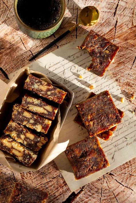 Easy Date Squares Recipe Date Squares Recipe, Date Square, Date Squares, Square Recipes, Best Christmas Recipes, Date Recipes, Digestive Biscuits, Baking Tins, Easy Baking Recipes