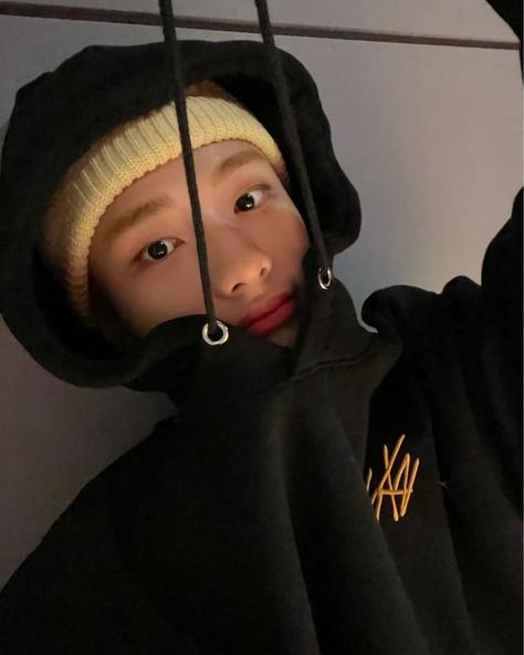 Hyunjin Hoodie, Skz Hyunjin, Hyunjin Stray Kids, Hwang Hyunjin, Lee Min Ho, Bang Chan, Mixtape, Instagram Update, Pop Group