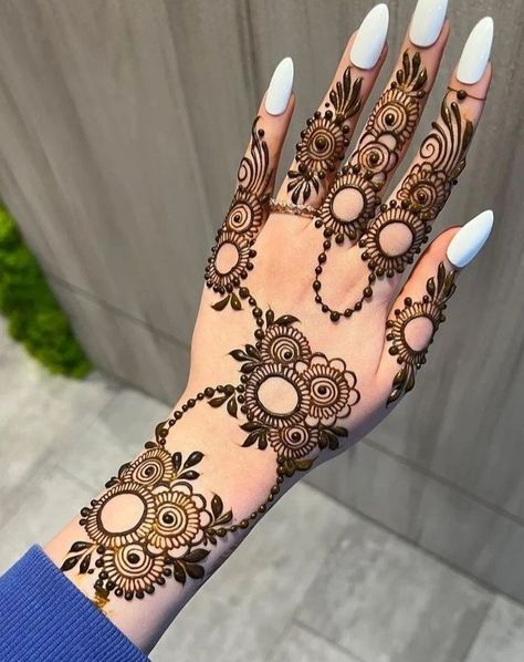 Chand Wala Mehndi Design, Mehandi Desain, Khafif Mehndi Design, Simple Mehendi Designs, Henna Tattoo Designs Hand, Simple Henna Tattoo, Latest Henna Designs, Mehndi Designs For Kids, Modern Mehndi Designs