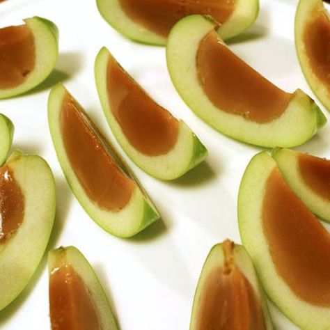 Caramel Filled Apples Apple Jello Shots, Apples With Caramel, Apple Shots, Caramel Apple Slices, Caramel Apples Easy, How To Make Caramel, Jello Shots, Caramel Apple, Apple Slices