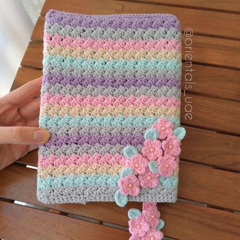 Bible Cover Crochet, Easy Crochet Book Cover, Book Crochet Cover, Crochet Quran Cover, Crochet Book Cover Bible, Tulip Book Cover Crochet, Quran Covers, Crochet Book Cover, Bible Covers