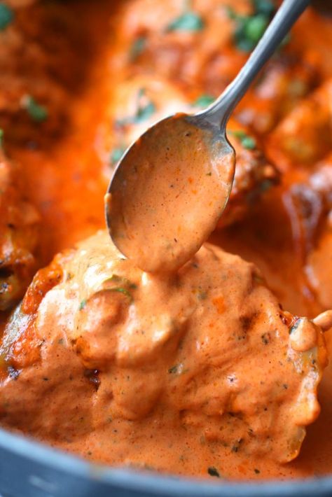 Creamy Roasted Red Pepper Sauce, Red Pepper Recipes, Roasted Red Pepper Sauce, Roasted Chicken Thighs, Red Pepper Sauce, Delicious Cream, Roasted Red Pepper, Chicken Stuffed Peppers, No Sugar Foods