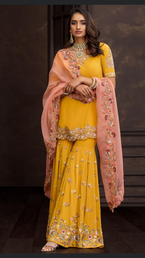 Designer Suits For Wedding, Haldi Outfits, Haldi Outfit, Traditional Indian Dress, Bollywood Outfits, Indian Saree Blouses Designs, Pakistani Fashion Party Wear, Indian Dresses Traditional, Bridal Dress Fashion