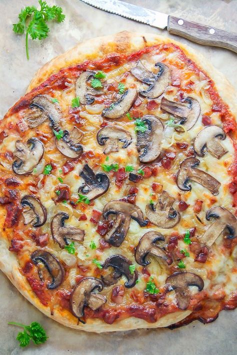 Mushroom Pizza with Pancetta and Caramelized Onions... the perfect pizza night indulgence! Pizza Lasagna, Homemade Pizza Crust, Baker By Nature, Calzone Pizza, Naan Pizza, Mushroom Pizza, Perfect Pizza, Pizza Recipes Homemade, Flatbread Pizza