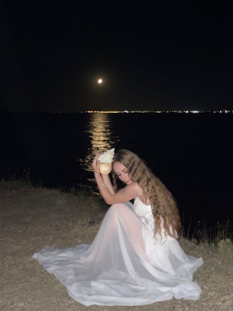 Greek Goddess Aesthetic Outfits, Greek Goddess Photoshoot, Siren Photoshoot, Greek Goddess Aesthetic, Siren Aesthetic, Ocean Outfits, Pretty Movie, Little White Chapel, Moon Beach