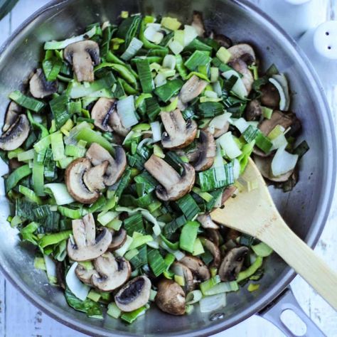 Sauteed Garlic Mushrooms and Leeks - Curious Flavors Leeks And Mushrooms Recipes, Mushroom Leek, Roasted Leeks, Keto Salads, Leek Recipes, Asparagus And Mushrooms, Garlic Mushrooms, Soup And Stew, Sauteed Mushrooms