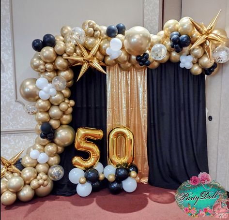 Photo Area Ideas, Ideas For Parties, 8th Grade Dance, Photo Area, Glitter Balloons, Dance Ideas, Rainbow Balloons, 50th Wedding Anniversary, 50th Wedding