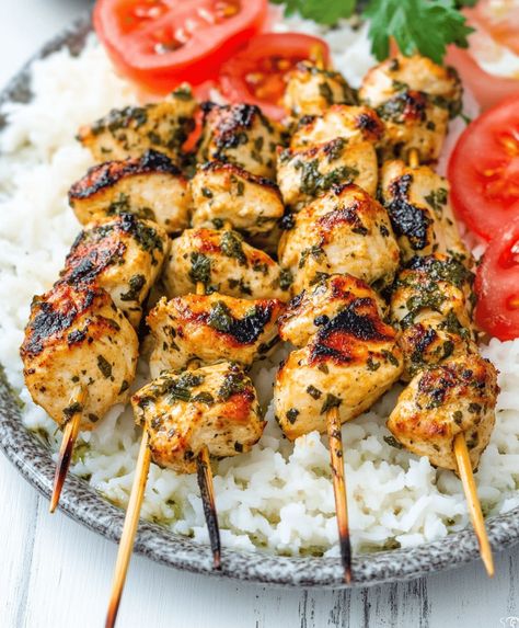 Greek Chicken Souvlaki Recipe Greek Chicken Souvlaki Recipe, Chewy Cookie Bars, Chicken Souvlaki Recipe, Paleo Chicken Breast, Corn Casserole Paula Deen, Canned Corn Recipes, Easy Greek Chicken, Greek Chicken Souvlaki, Souvlaki Recipe