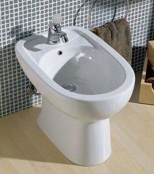 Bidet Toilet Combo, Spring Cleaning Challenge, Minimal Bathroom, Bidet Attachment, Geodesic Dome Homes, Bidet Bathroom, Bidet Sprayer, Smart Bathroom, Another Country