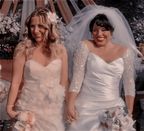 Greys Anatomy Callie, Greys Anatomy Actors, Perfect First Date, Callie Torres, Greys Anatomy Episodes, Sara Ramirez, Arizona Robbins, Jessica Capshaw, Heartland Seasons