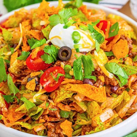 WW Doritos Taco Salad - Free Style in KItchen Taco Salad Bar, Frito Taco Salad, Dorito Taco Salad Recipe, Dorito Taco, Taco Salad Doritos, Doritos Taco, Taco Salad Recipe, Potluck Salad, Taco Salad Recipes