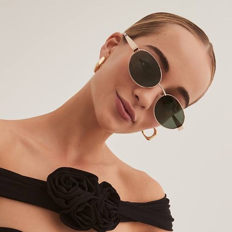 🚨 RESTOCK ALERT🚨 THE EVANGELISTA by BANBÉ is back! Offering a timeless round metal frame these sunglasses add the perfect vintage chic touch 🤩 Available in-store & online now at Evans Shoes! Don't forget we offer free standard shipping Aus wide on orders over $100 ✈️ PLUS sign up to our mailing list to receive $15 OFF your first full priced purchase 🥳 #BANBE #Restock #Sunglasses #Sunnies #Accessories #Trending #Echuca #Bendigo #Shepparton #Albury #Wagga #Wangaratta Plus Sign, Metal Sunglasses, Fashion Board, Mailing List, Vintage Chic, Style Board, Metal Frame, Sunnies, Aurora