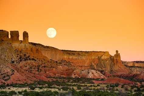 Mexican Desert, Ghost Ranch, New Mexico Style, Art Retreats, Sante Fe, Call Of The Wild, Western Aesthetic, Land Of Enchantment, Soul Art