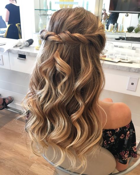 Half up half down with waves Debs Hair, French Plaits, Hair Plaits, Communion Hair, Communion Hairstyles, Prom Hair Medium, Quinceanera Planning, Kid Hair, Bridesmaid Hair Medium Length