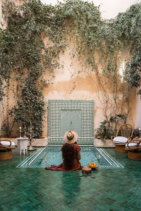 marrakech-travel-guide-el-fenn-riad-pool Poolside Vibes, Moroccan Garden, Riad Marrakech, Marrakech Travel, Small Pool Design, Moroccan Homes, Moroccan Interiors, Small Pool, Plunge Pool